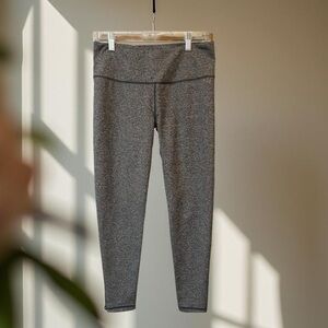Victorias Secret Sport Knockout Capri Leggings Women Size MGray Athleisure Gym